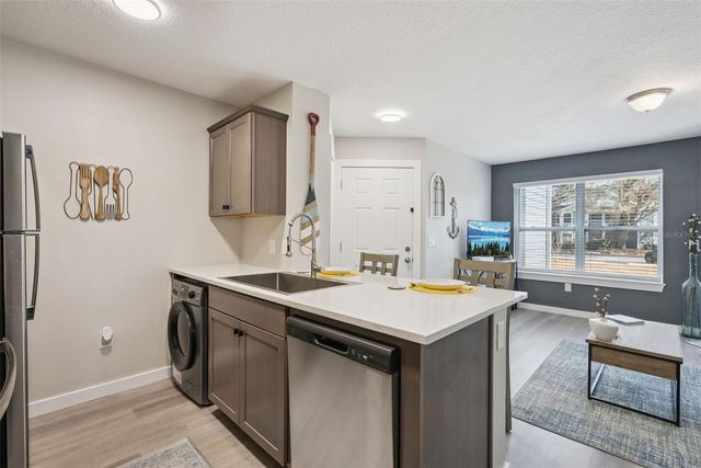 2592 GRASSY POINT DRIVE 112, Lake Mary, FL 32746