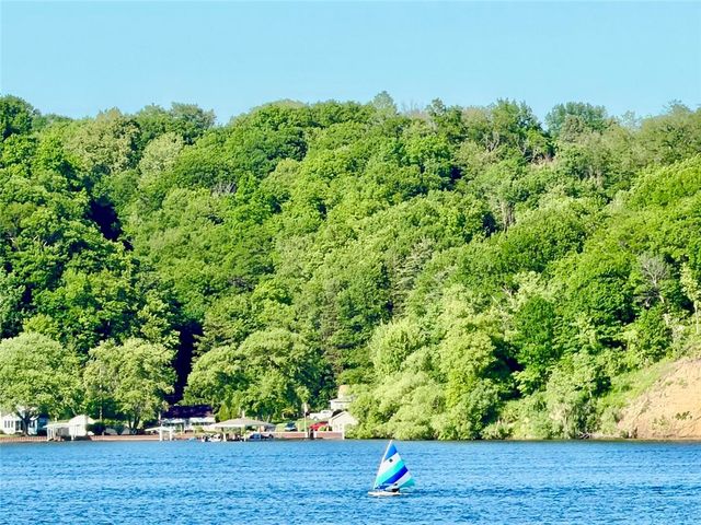 97 Vinton Road, Irondequoit, NY 14622