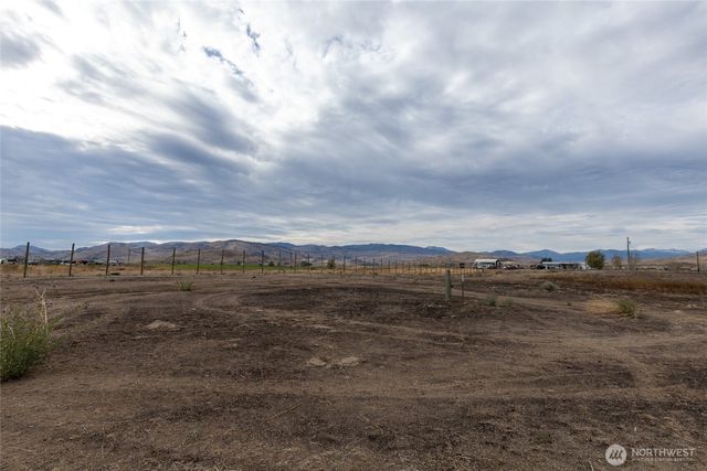 105 Greenacres Road, Omak, WA 98841