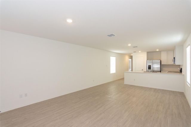 356 Marty Allen LOOP, Jarrell, TX 76537