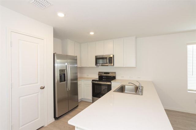 356 Marty Allen LOOP, Jarrell, TX 76537