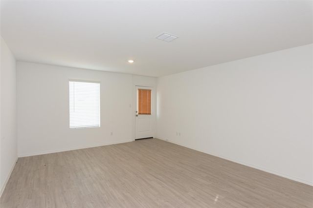 356 Marty Allen LOOP, Jarrell, TX 76537