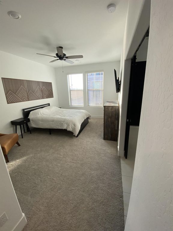 Image 10 of property listing at 2829 E Tamarind Drive, Fresno, CA 93730