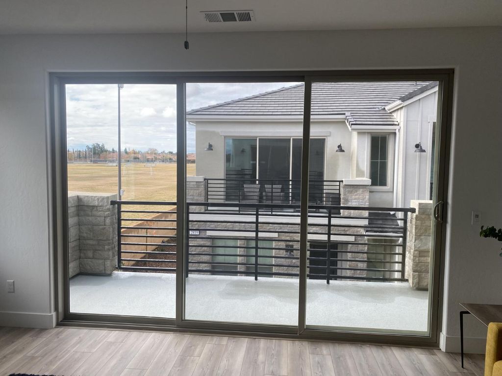 Image 11 of property listing at 2829 E Tamarind Drive, Fresno, CA 93730