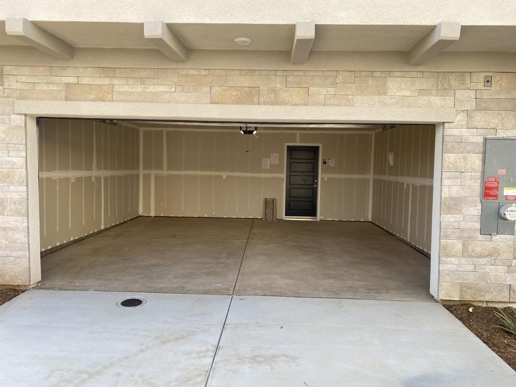 Image 13 of property listing at 2829 E Tamarind Drive, Fresno, CA 93730