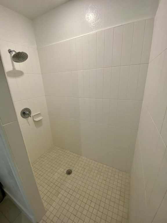 Image 15 of property listing at 2829 E Tamarind Drive, Fresno, CA 93730