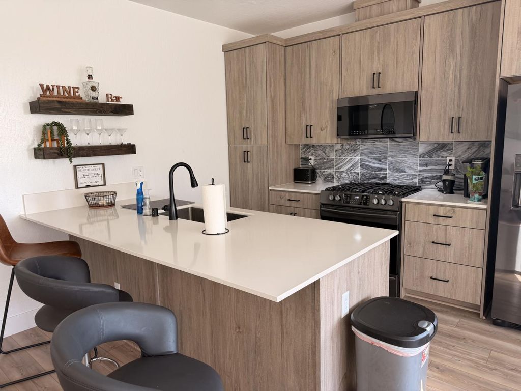 Image 3 of property listing at 2829 E Tamarind Drive, Fresno, CA 93730