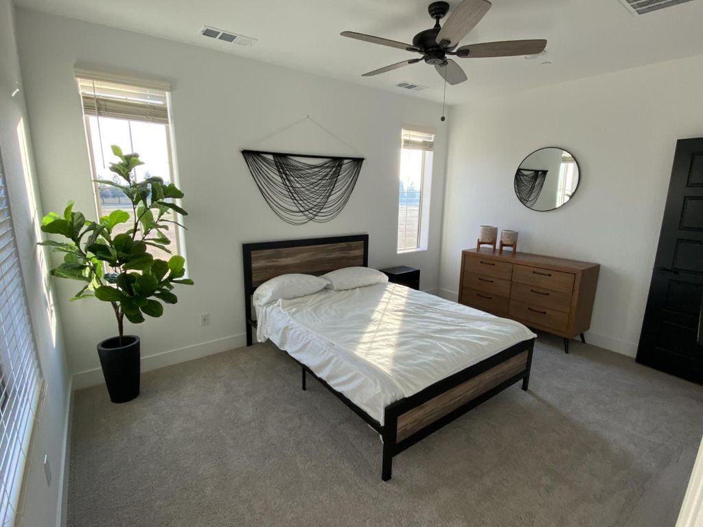 Image 7 of property listing at 2829 E Tamarind Drive, Fresno, CA 93730