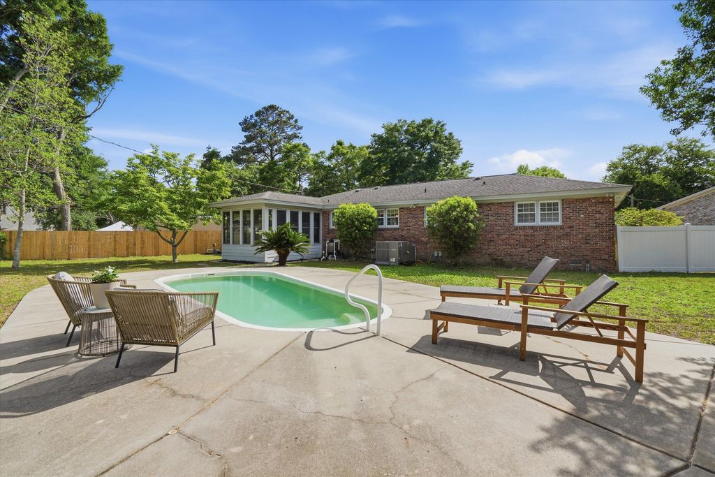 1246 Honeysuckle Lane, Charleston, SC 29412