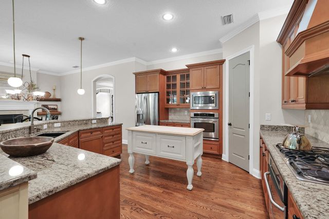 662 Treehouse Cir, St Augustine, FL 32095