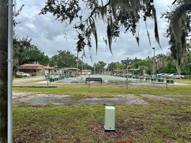 323 S 2ND STREET, Leesburg, FL 34748