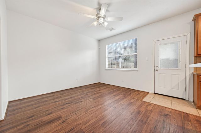 31 Wickerdale Place, The Woodlands, TX 77382