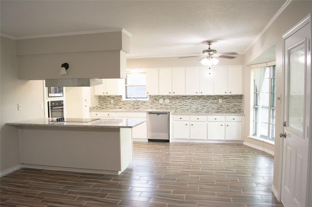 2309 Cedar Street, Pearland, TX 77581