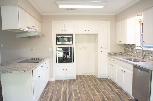 2309 Cedar Street, Pearland, TX 77581
