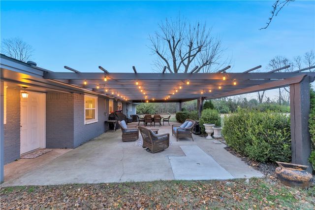 1003 W Price Lane, Rogers, AR 72758