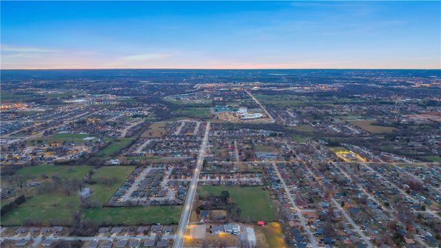 1003 W Price Lane, Rogers, AR 72758