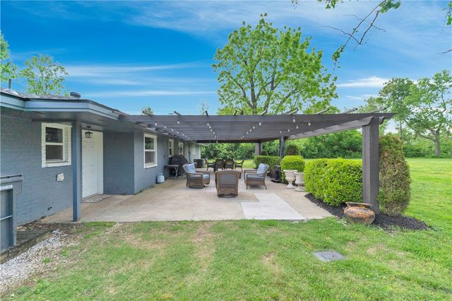 1003 W Price Lane, Rogers, AR 72758