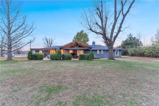 1003 W Price Lane, Rogers, AR 72758