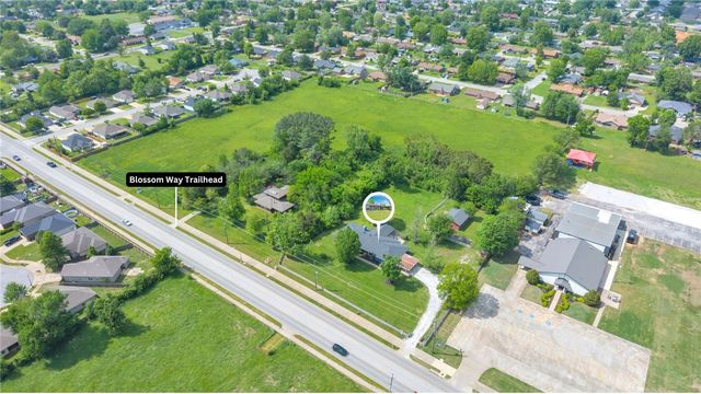 1003 W Price Lane, Rogers, AR 72758