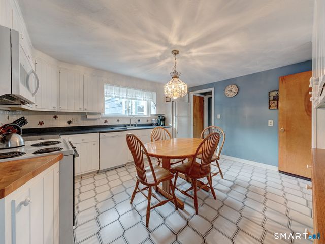 28 Berldale Avenue, Berlin, CT 06037