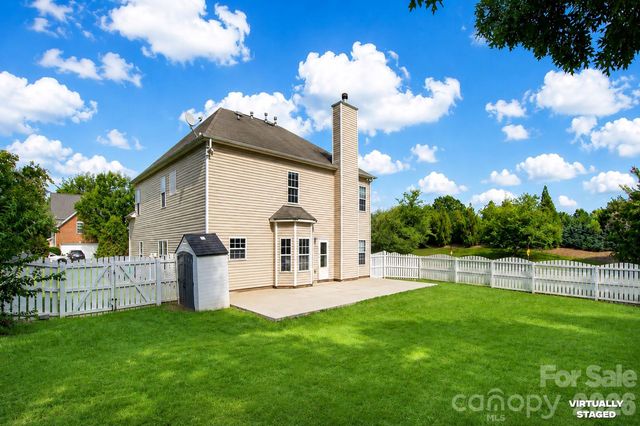 2001 Choke Berry Way, Waxhaw, NC 28173