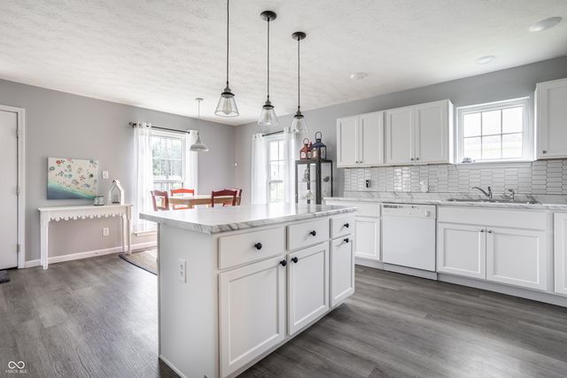 602 S Main Street, Whitestown, IN 46075