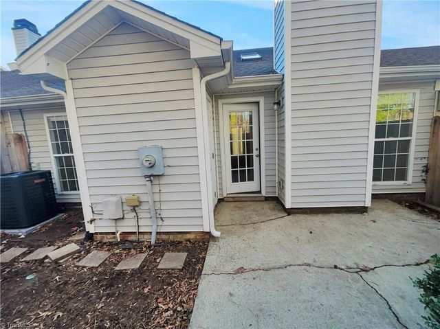 3131 High Bridge Circle, Jamestown, NC 27282