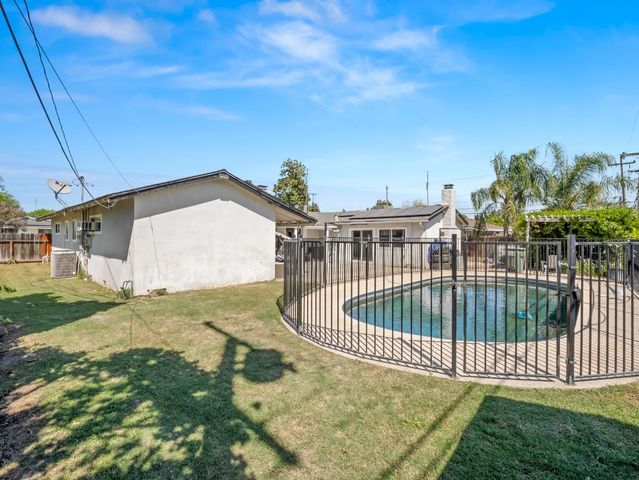 519 W Rialto Avenue, Fresno, CA 93705