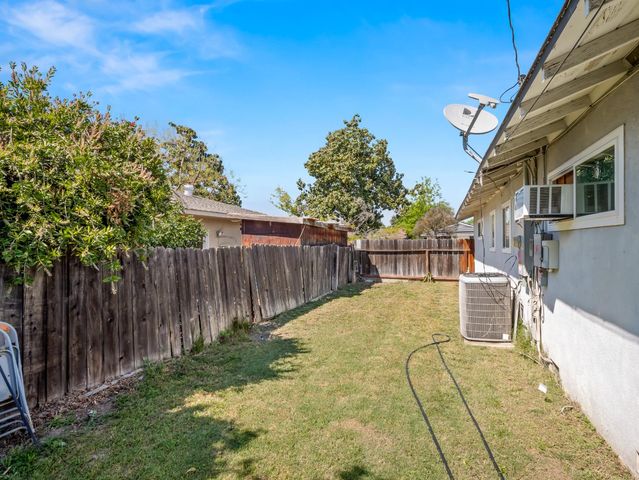 519 W Rialto Avenue, Fresno, CA 93705