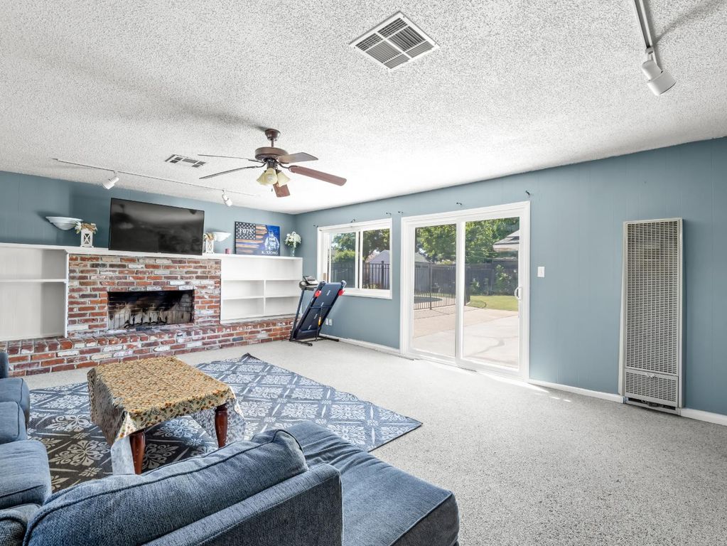 Image 15 of property listing at 519 W Rialto Avenue, Fresno, CA 93705