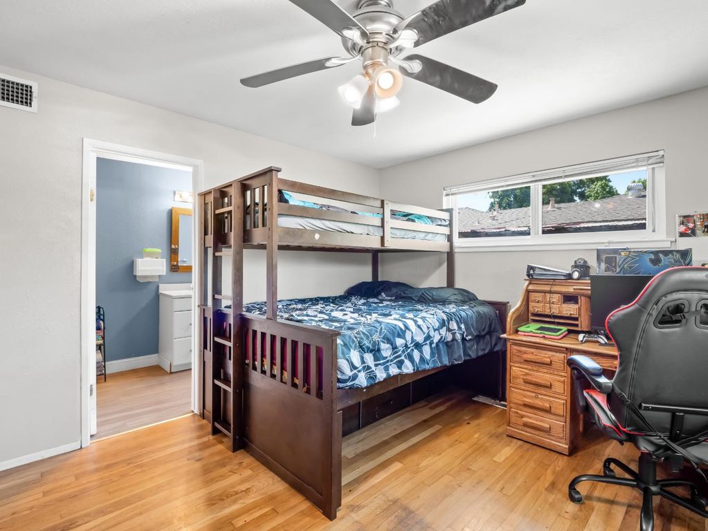 Image 20 of property listing at 519 W Rialto Avenue, Fresno, CA 93705