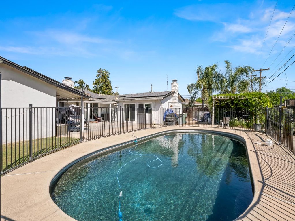 Image 35 of property listing at 519 W Rialto Avenue, Fresno, CA 93705