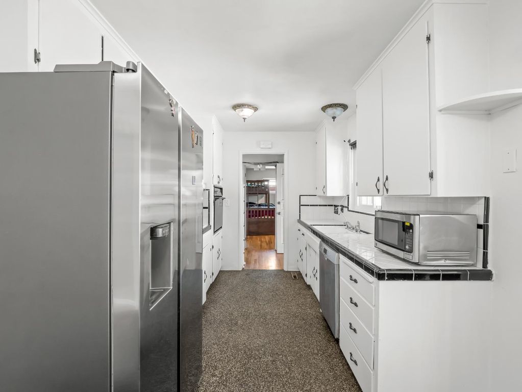 Image 6 of property listing at 519 W Rialto Avenue, Fresno, CA 93705