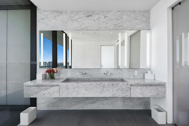 2000 S Ocean Dr 25B, Hallandale Beach, FL 33009