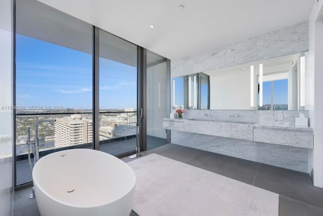 2000 S Ocean Dr 25B, Hallandale Beach, FL 33009