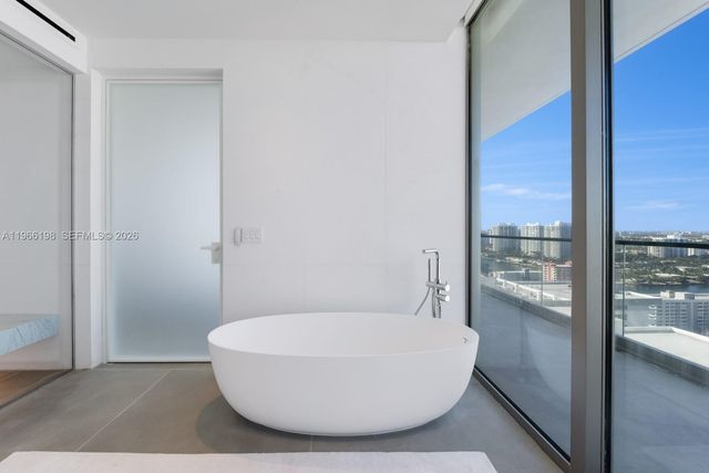 2000 S Ocean Dr 25B, Hallandale Beach, FL 33009