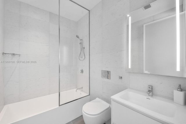 2000 S Ocean Dr 25B, Hallandale Beach, FL 33009