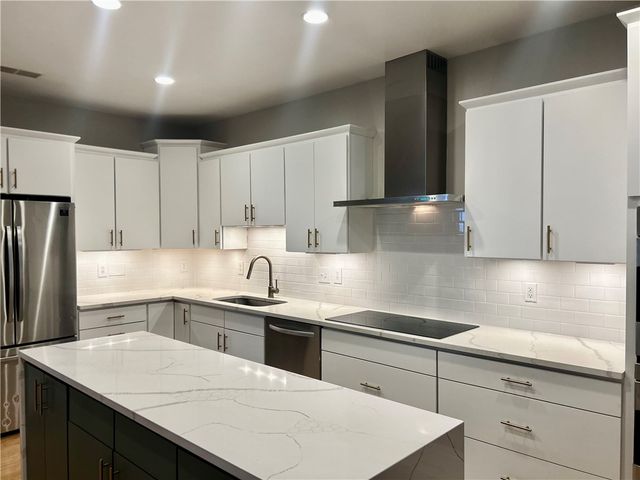 806 Harmony Rd, Ohio Twp, PA 15237