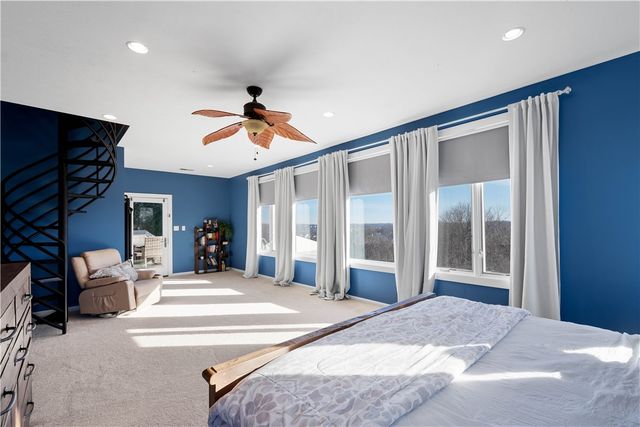 806 Harmony Rd, Ohio Twp, PA 15237