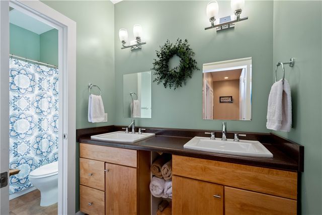 806 Harmony Rd, Ohio Twp, PA 15237