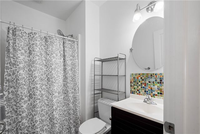 806 Harmony Rd, Ohio Twp, PA 15237