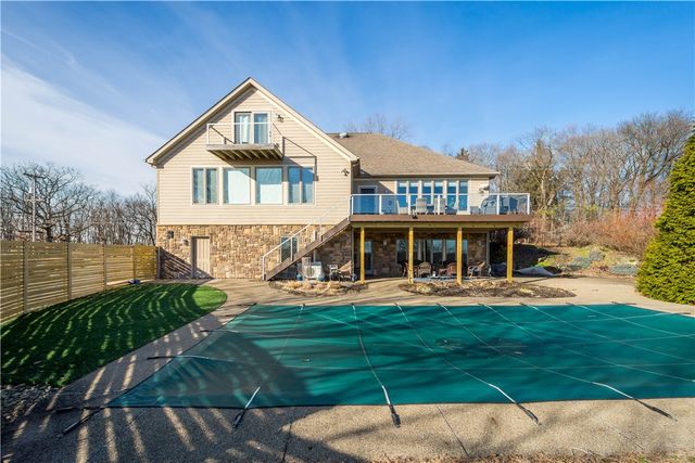 806 Harmony Rd, Ohio Twp, PA 15237