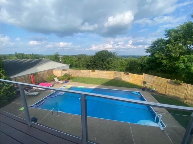 806 Harmony Rd, Ohio Twp, PA 15237