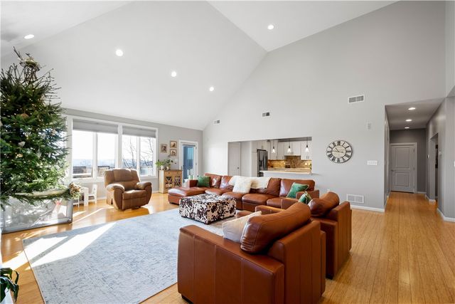 806 Harmony Rd, Ohio Twp, PA 15237