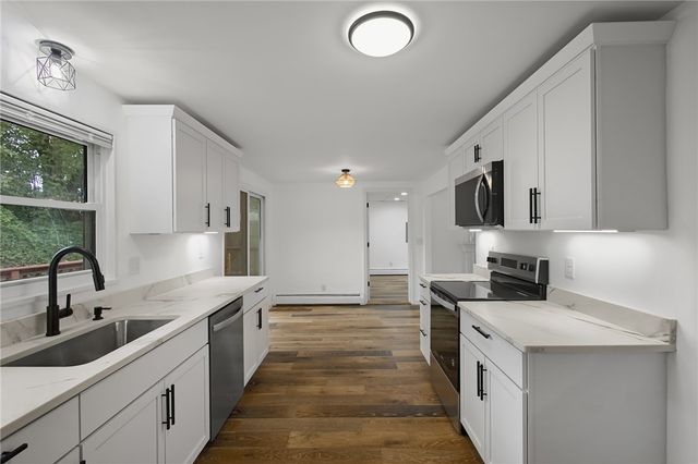 140 Tanner Avenue, Warwick, RI 02886