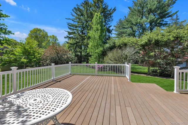 17 Claire Avenue, Huntington Station, NY 11746