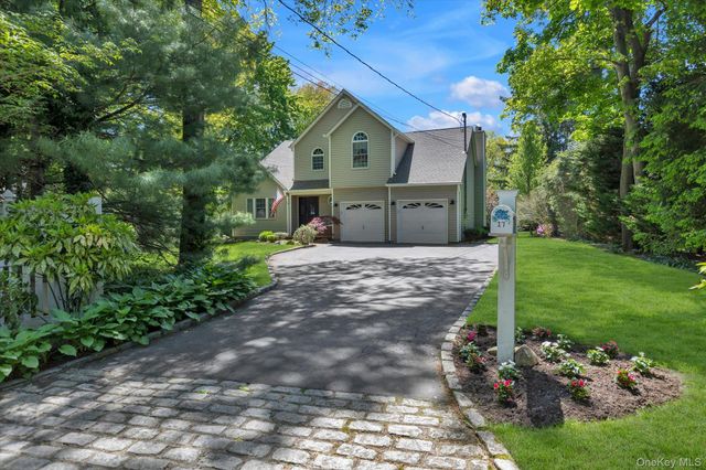 17 Claire Avenue, Huntington Station, NY 11746