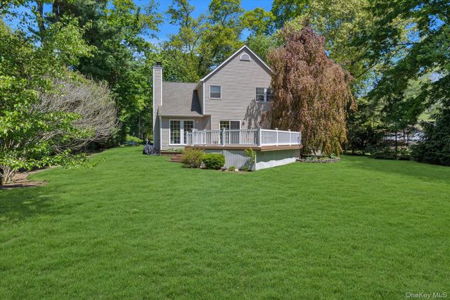 17 Claire Avenue, Huntington Station, NY 11746