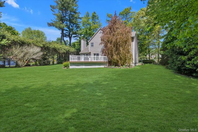 17 Claire Avenue, Huntington Station, NY 11746