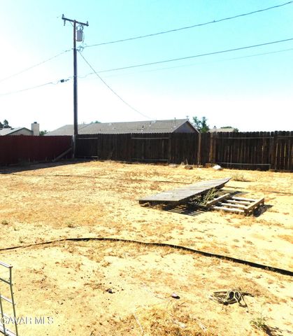 8372 Dogwood Avenue, California City, CA 93505